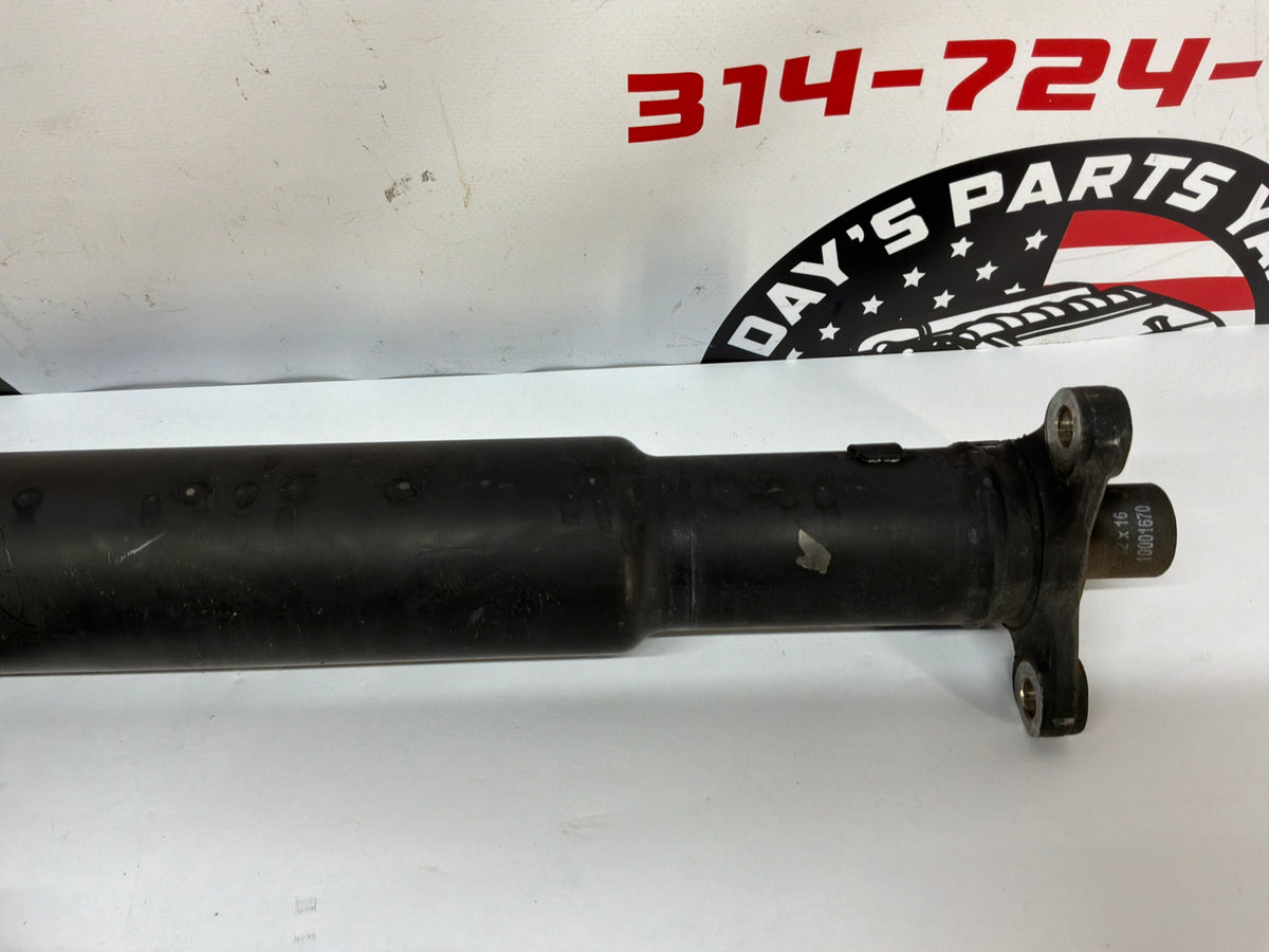 2014 Chevy SS Sedan Automatic Driveshaft Drive Shaft Propeller OEM - Day's Parts Yard