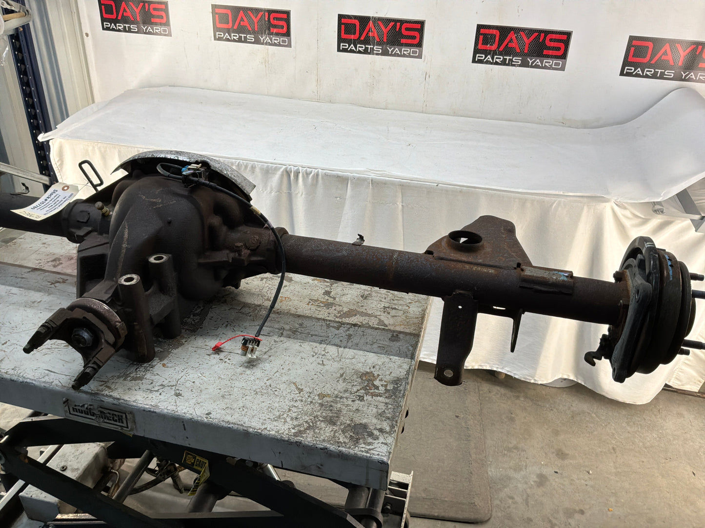 Rear differential - Day's Parts Yard