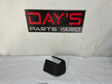 Rh trim - Day's Parts Yard