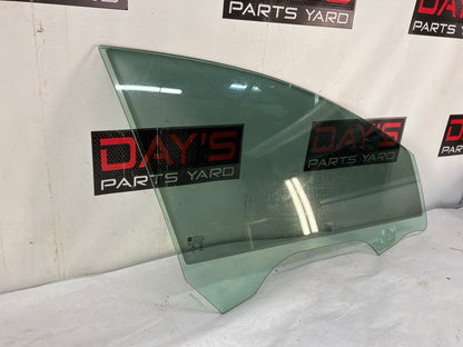 2016 Chevy Caprice PPV RH Passenger Front Door Window Glass OEM