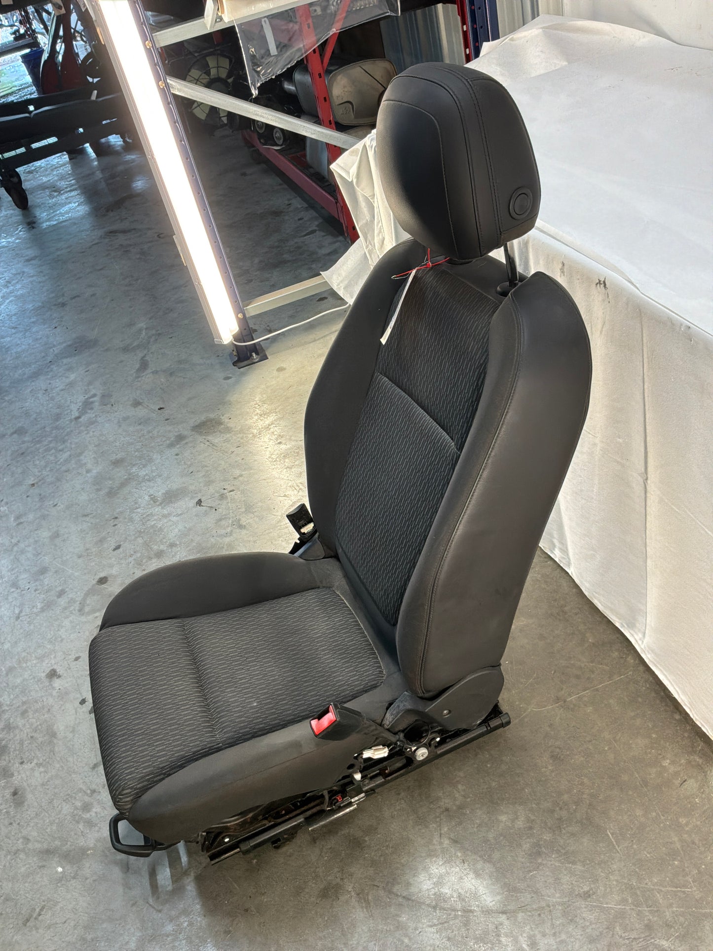 Front seats - Day's Parts Yard