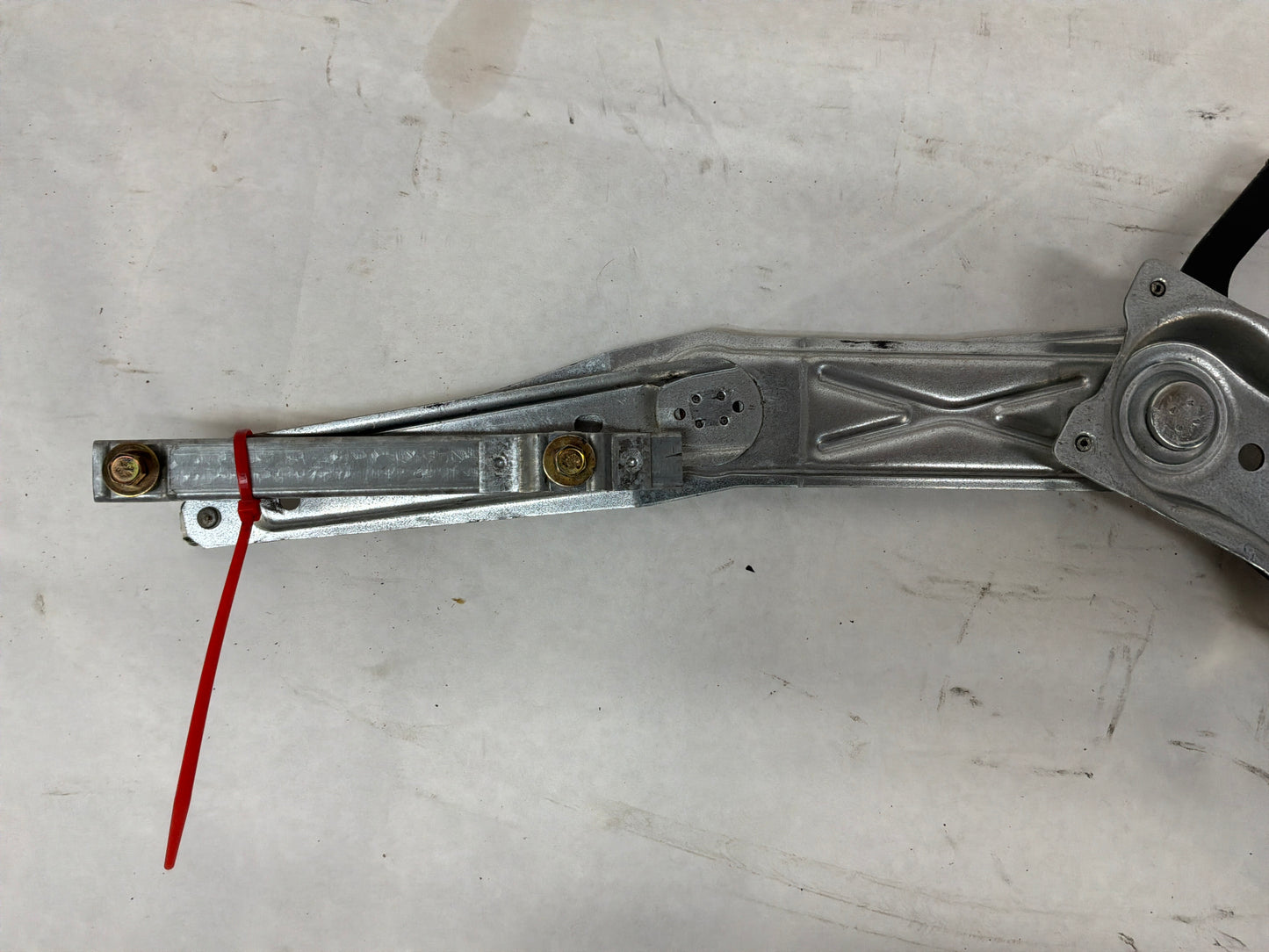 2004 Pontiac GTO RH Passenger Window Regulator w/ Motor OEM