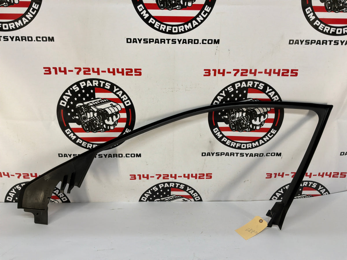 2009 Cadillac CTS-V LH Driver Front Door Garnish Molding Trim OEM