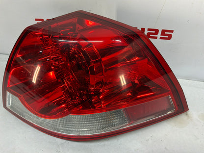 2008 Pontiac G8 Base RH Passenger Tail Light Taillight Lamp OEM