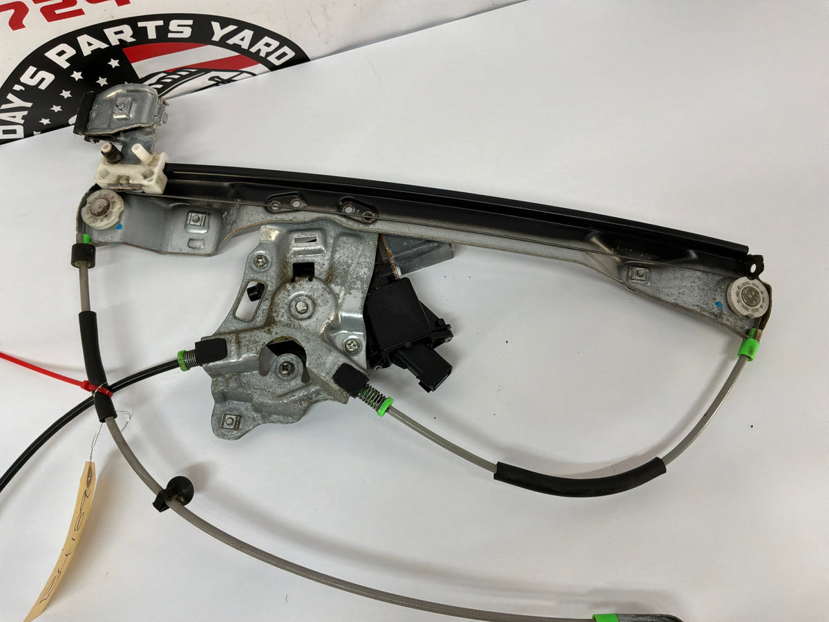2014 Chevy SS Sedan RH Passenger Front Window Regulator Motor OEM
