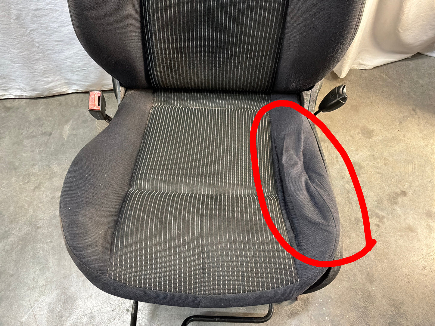 Front seats - Day's Parts Yard