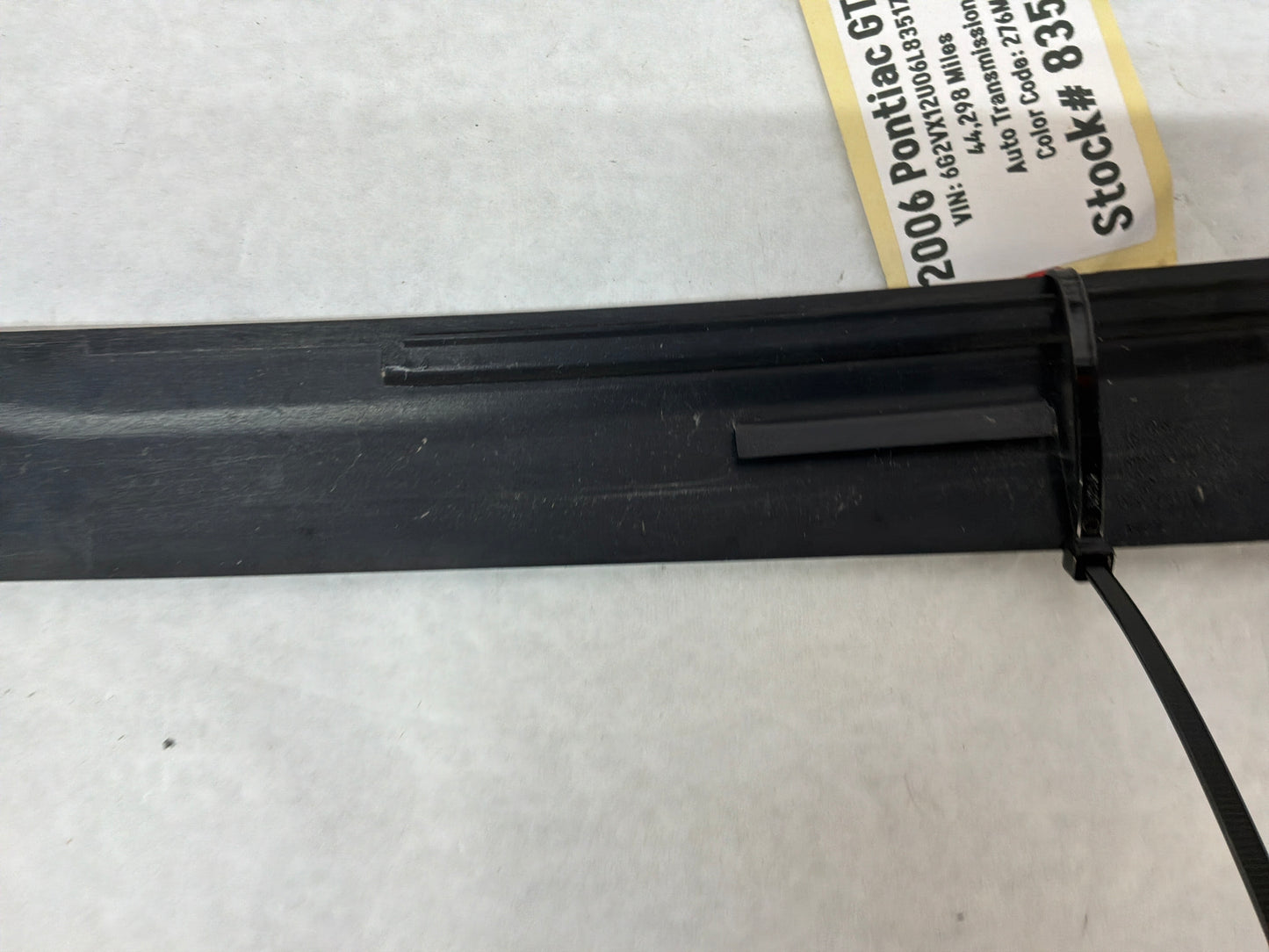 2006 Pontiac GTO LH Driver Exterior B Pillar Window Trim Applique Cover OEM