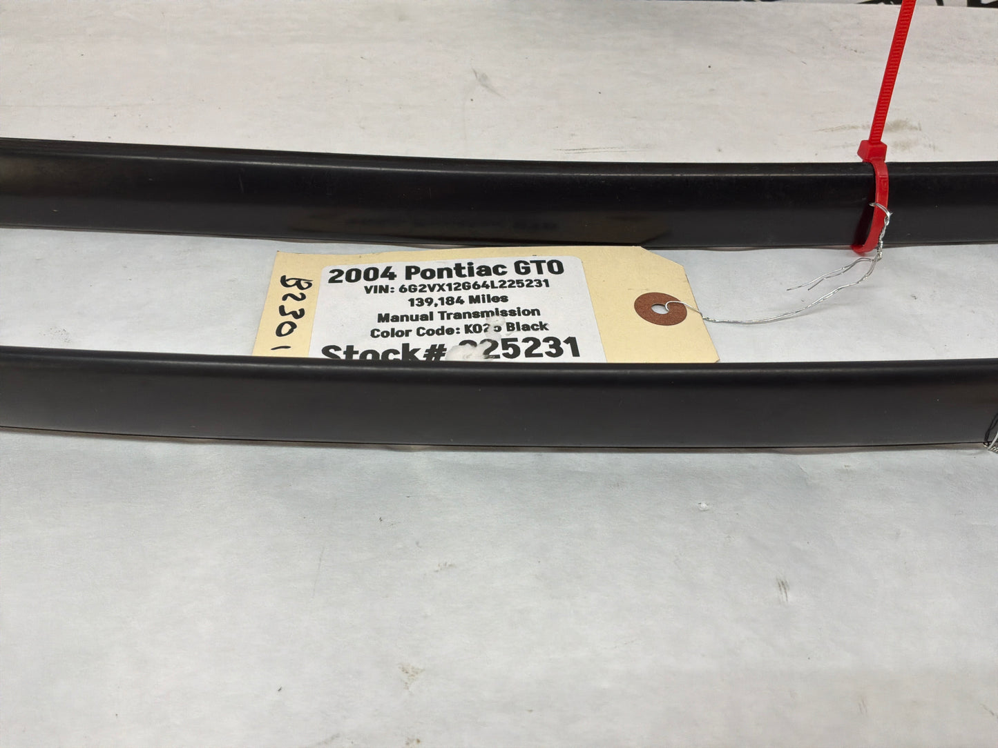 2004 Pontiac GTO RH & LH Roof Panel Joint Finish Trim Molding OEM