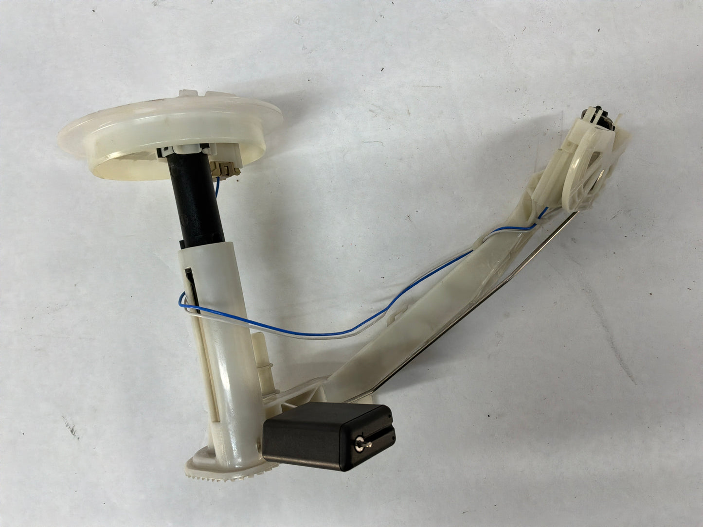 2017 Chevy SS Sedan Fuel Pump & Lever Sending Unit Assembly OEM