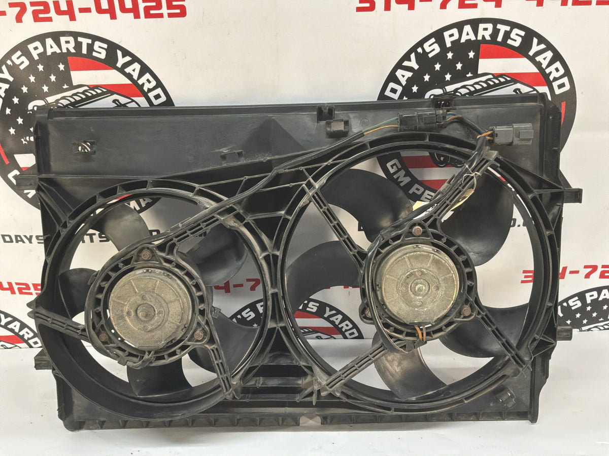 2006 Pontiac GTO Dual Electric Radiator Cooling Fans Shroud Assembly OEM