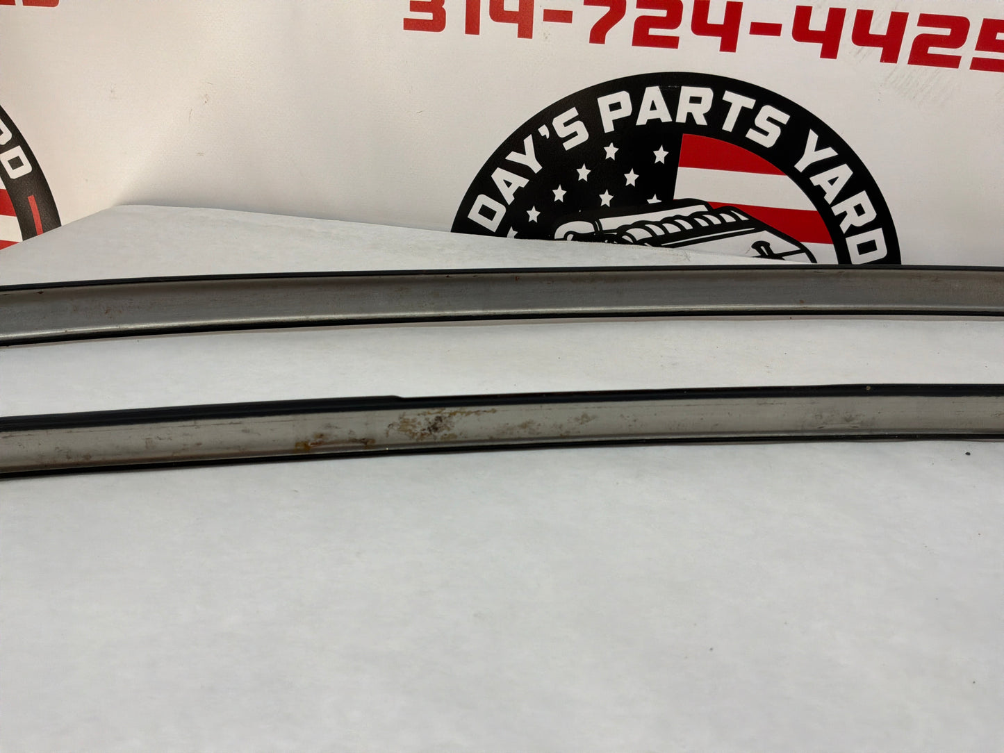 2004 Pontiac GTO RH & LH Roof Panel Joint Finish Trim Molding OEM