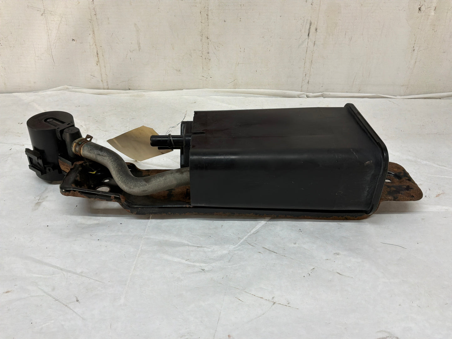 2008 Pontiac G8 GT EVAP Emission Charcoal Canister Assembly OEM