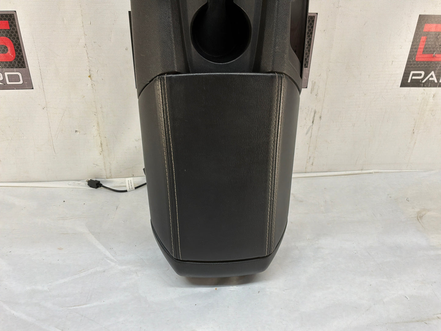 2013 Chevy Camaro SS Complete Center Console w/ Automatic Gear Selector Shifter OEM