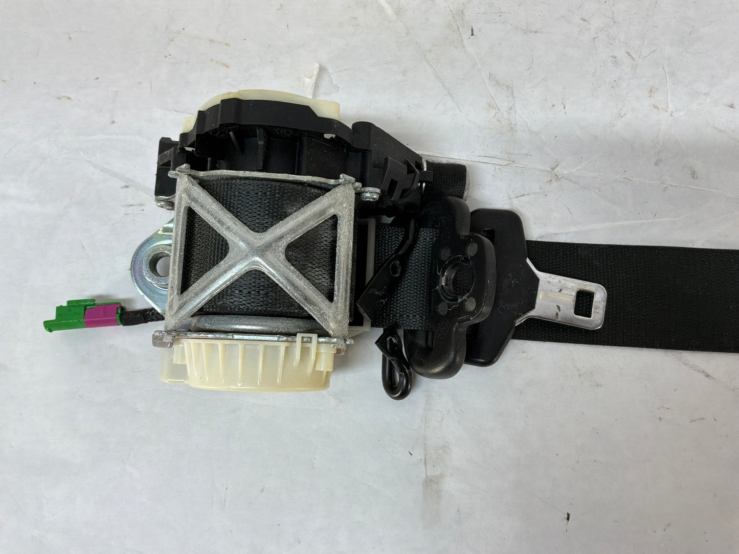 2008 Pontiac G8 RH Passenger Front Seat Belts Retractor OEM