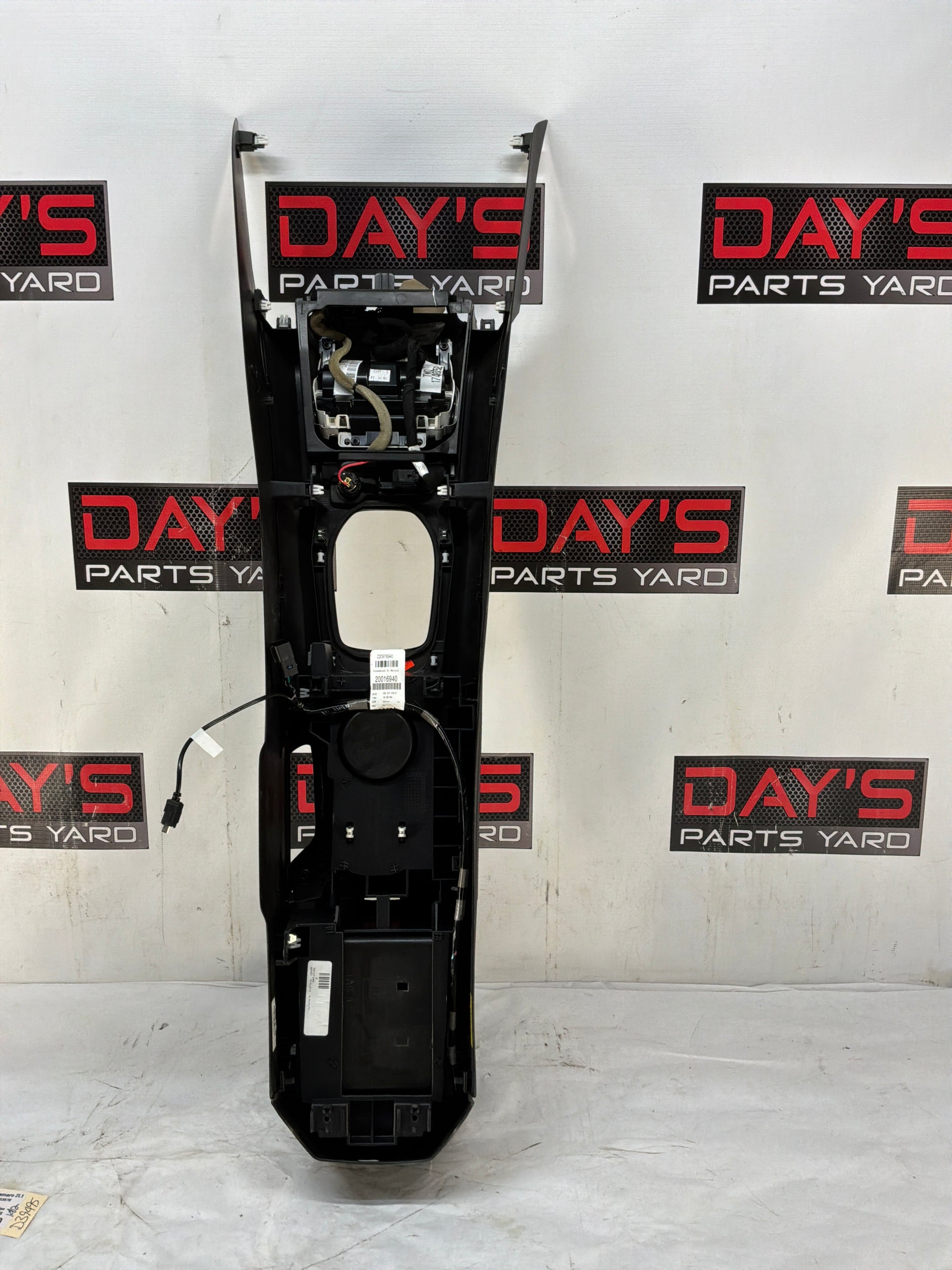 Center console w shifter - Day's Parts Yard