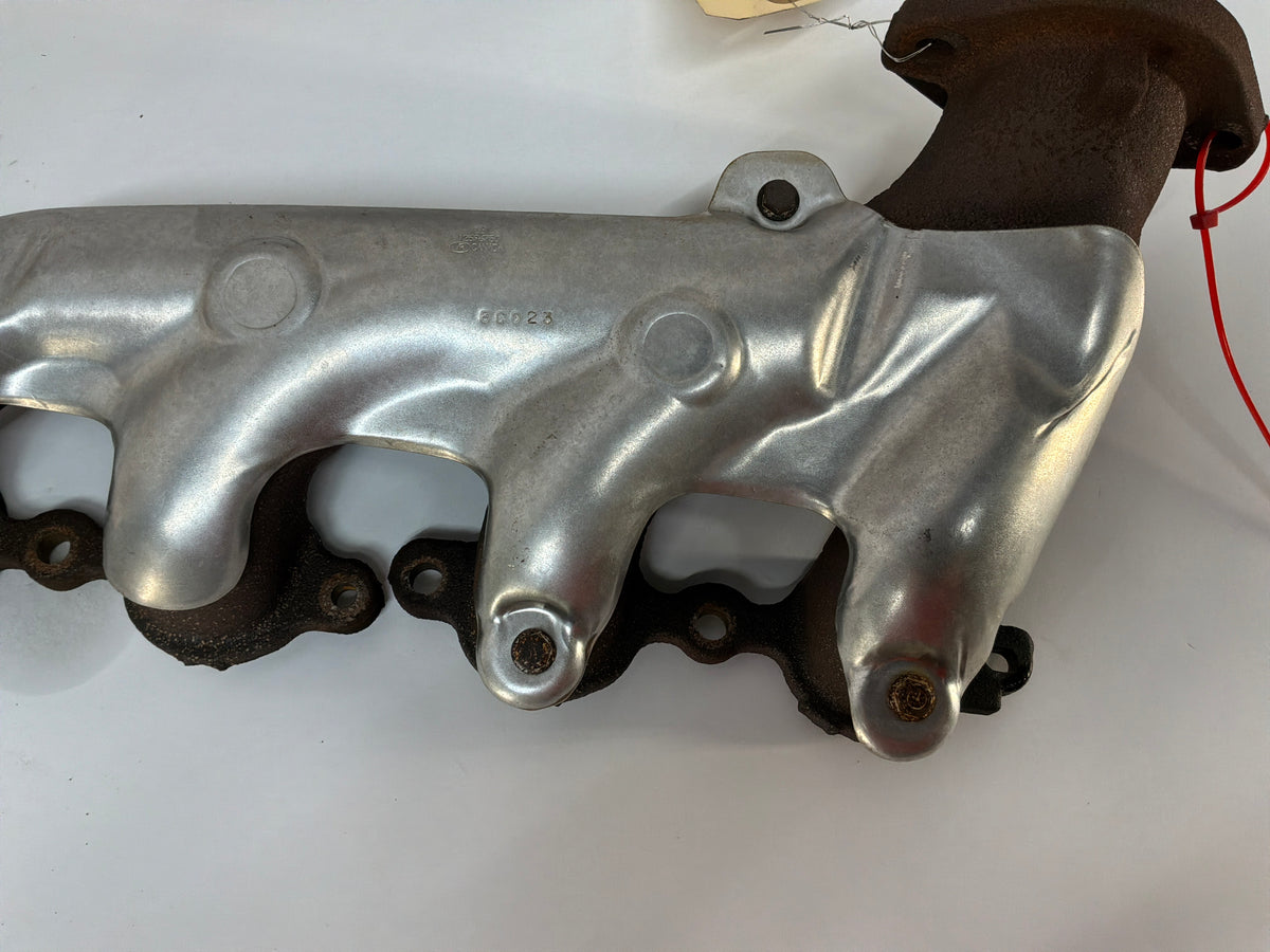 2009 Pontiac G8 GT RH & LH Factory Exhaust Manifold OEM - Day's Parts Yard