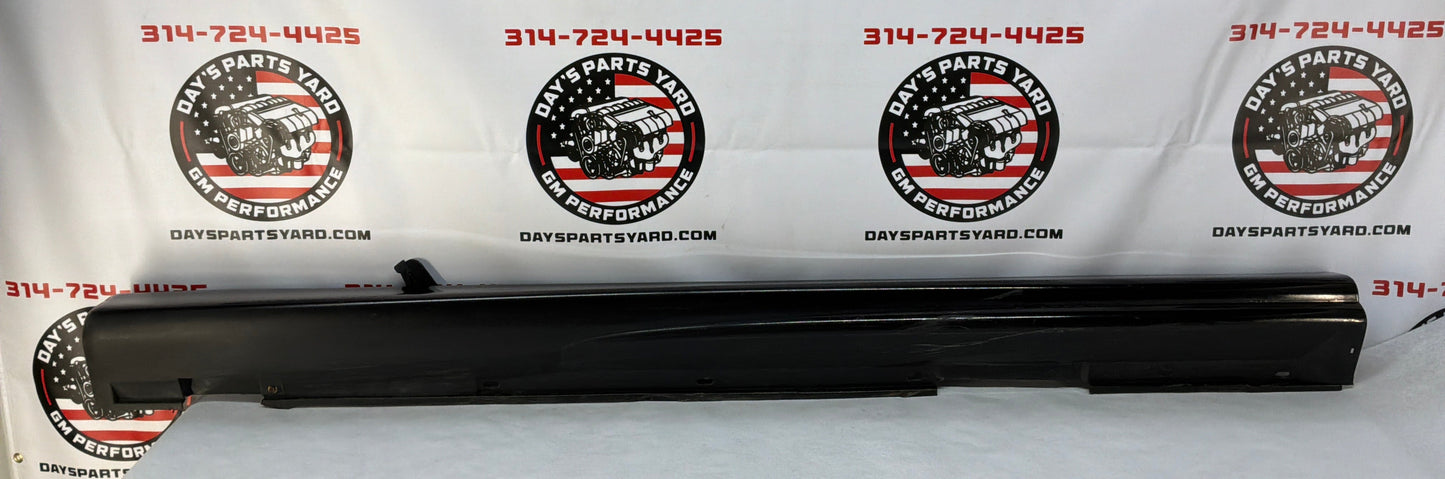 2004 Pontiac GTO LH Driver Rocker Molding Side Skirt Trim Panel Black OEM