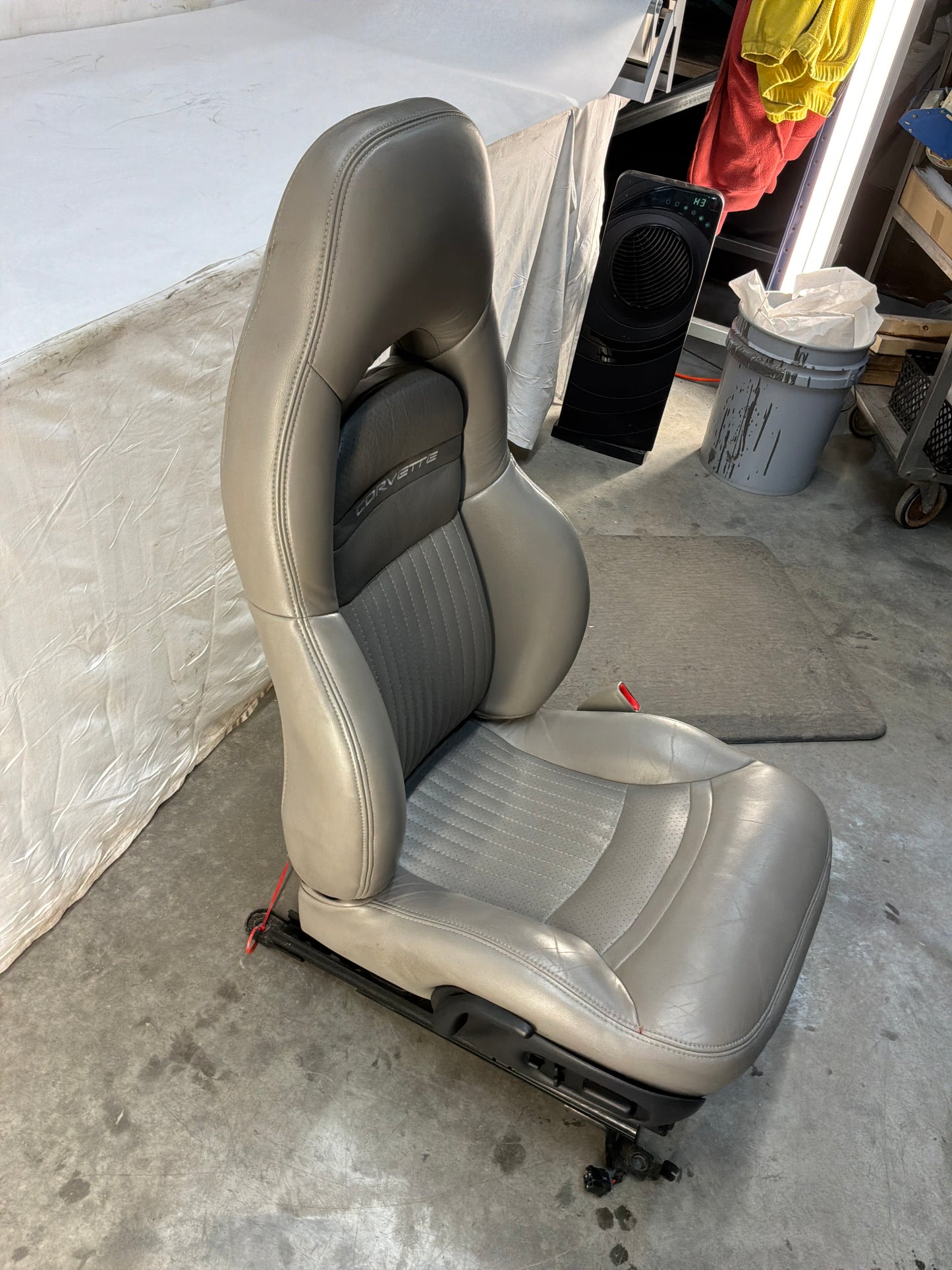 Front seats - Day's Parts Yard