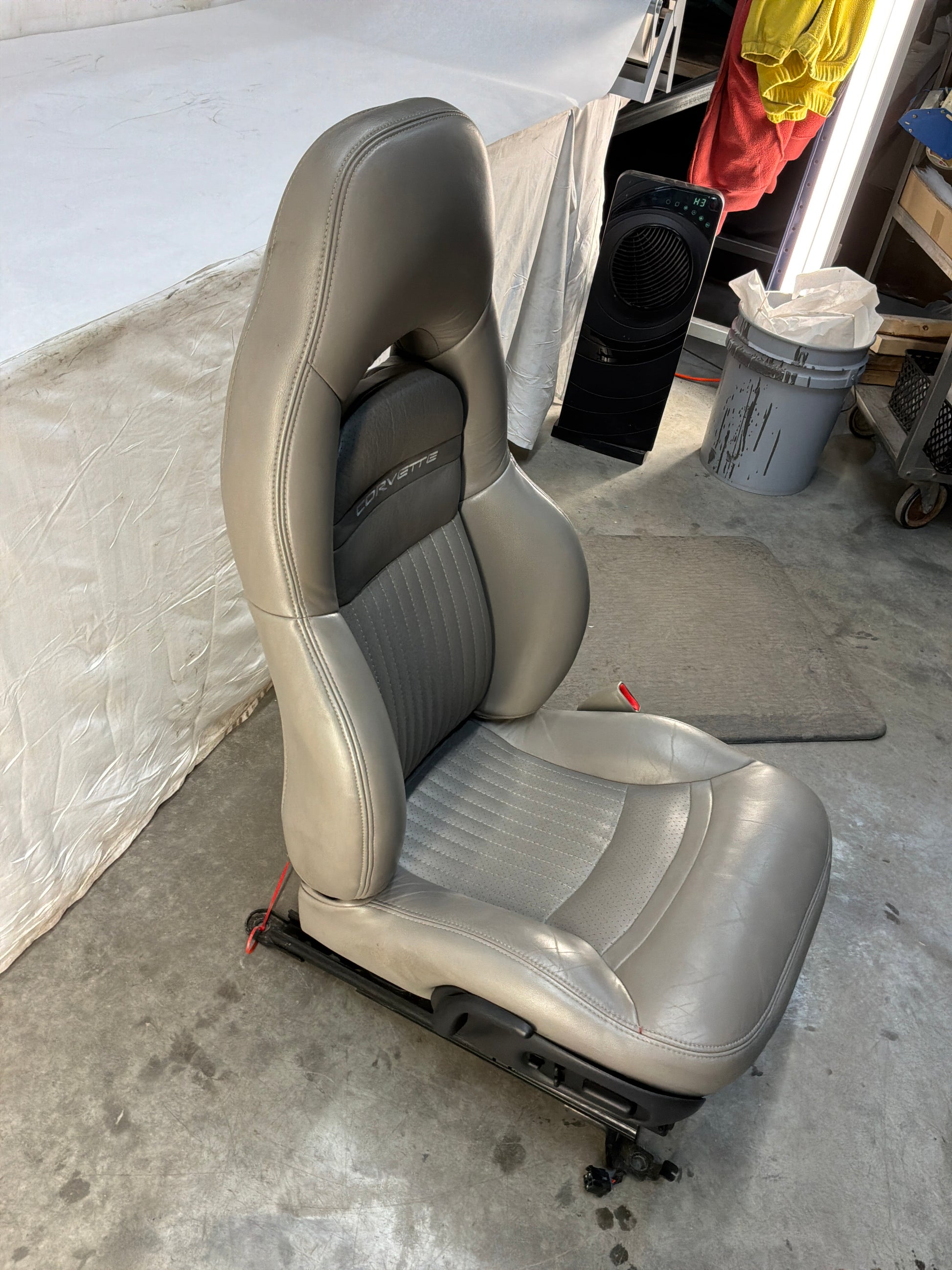 Front seats - Day's Parts Yard