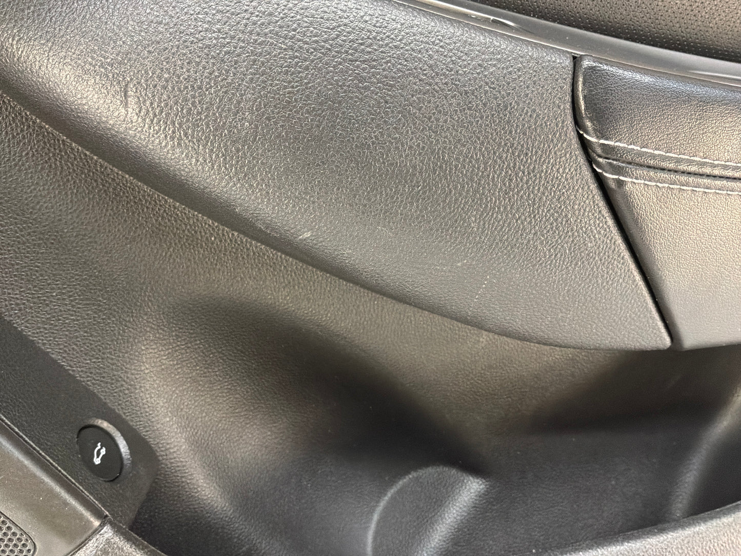 Rh front door panel - Day's Parts Yard