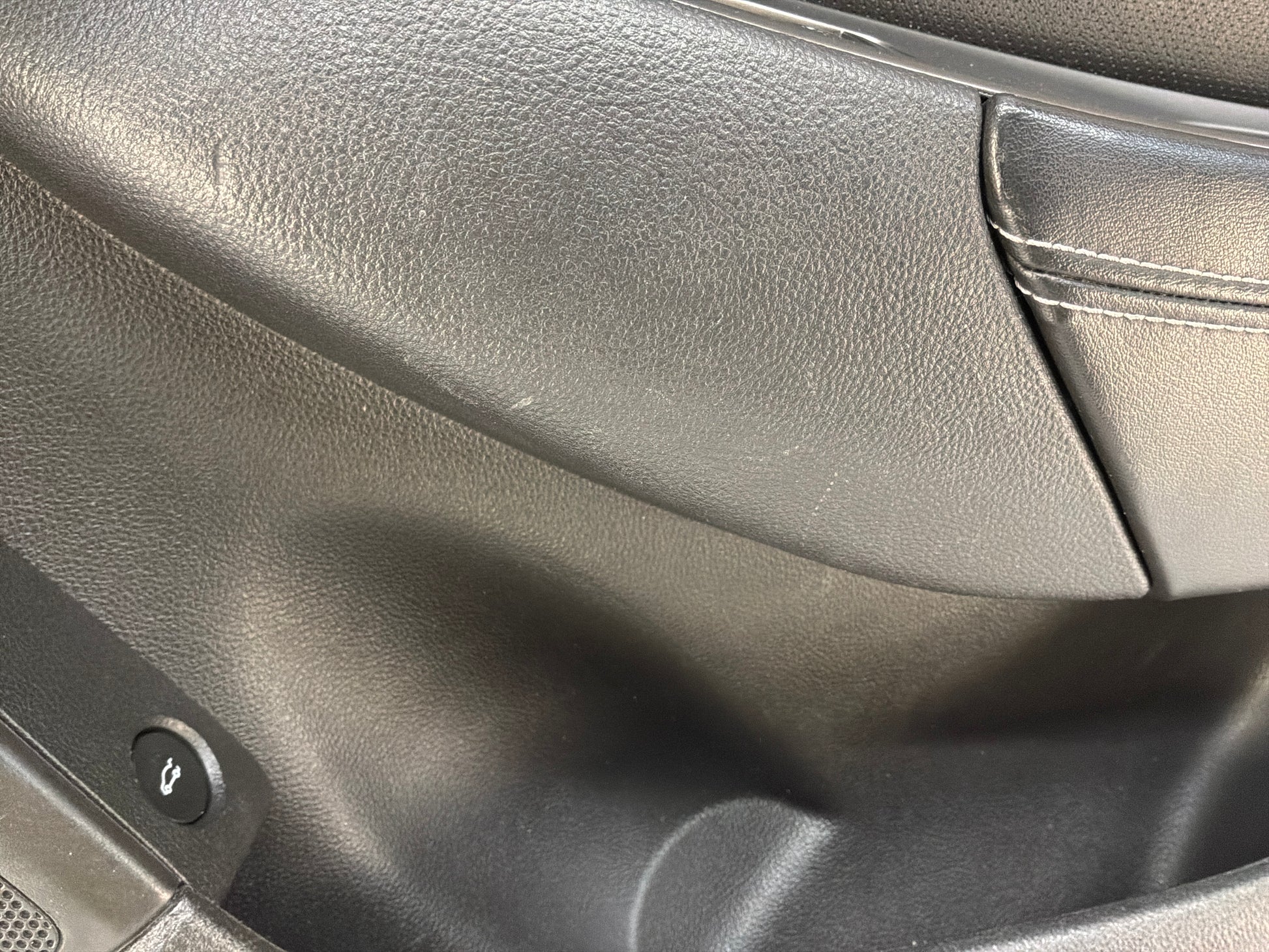 Rh front door panel - Day's Parts Yard