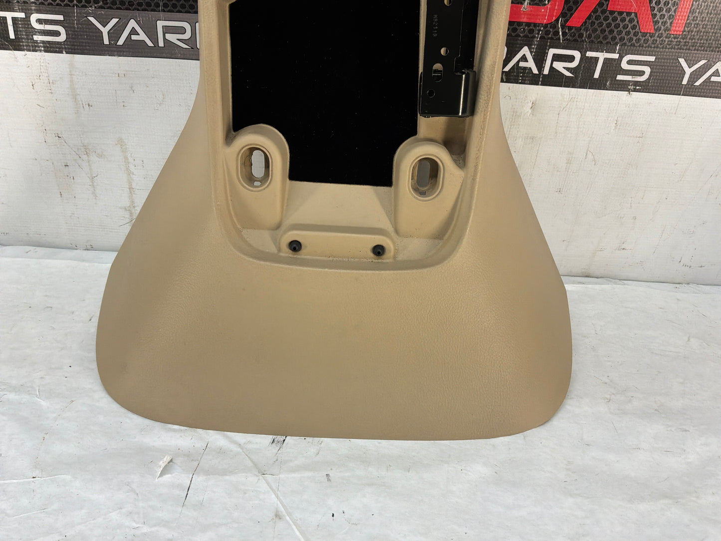 Center console - Day's Parts Yard
