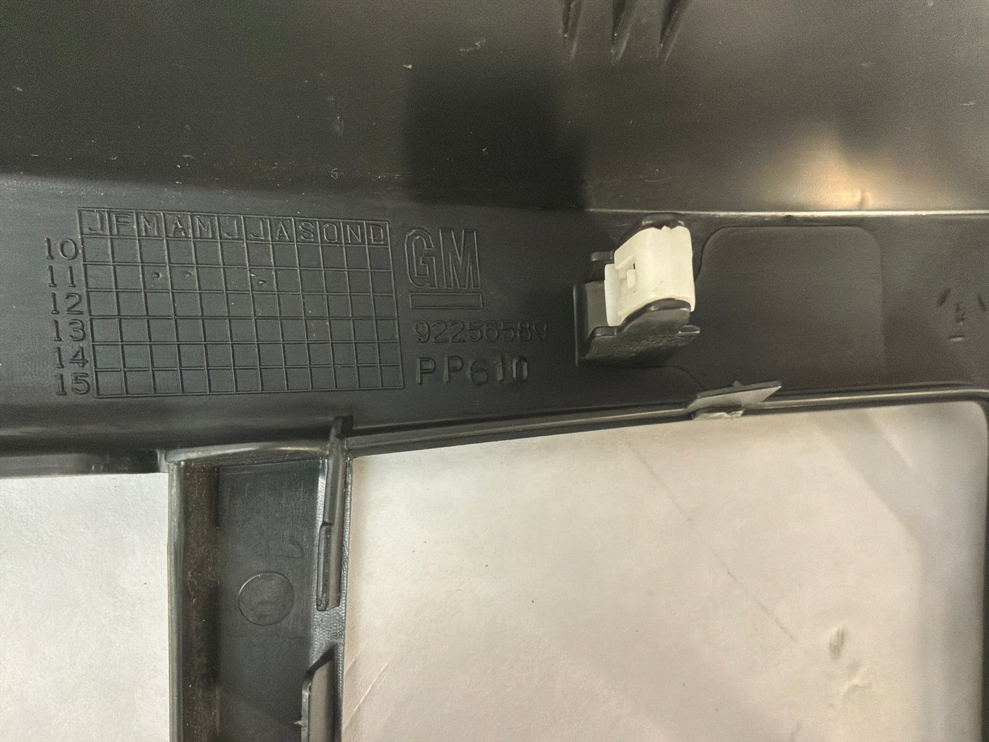 2011 Chevy Caprice PPV Center Dash Radio Stereo Bezel Trim OEM