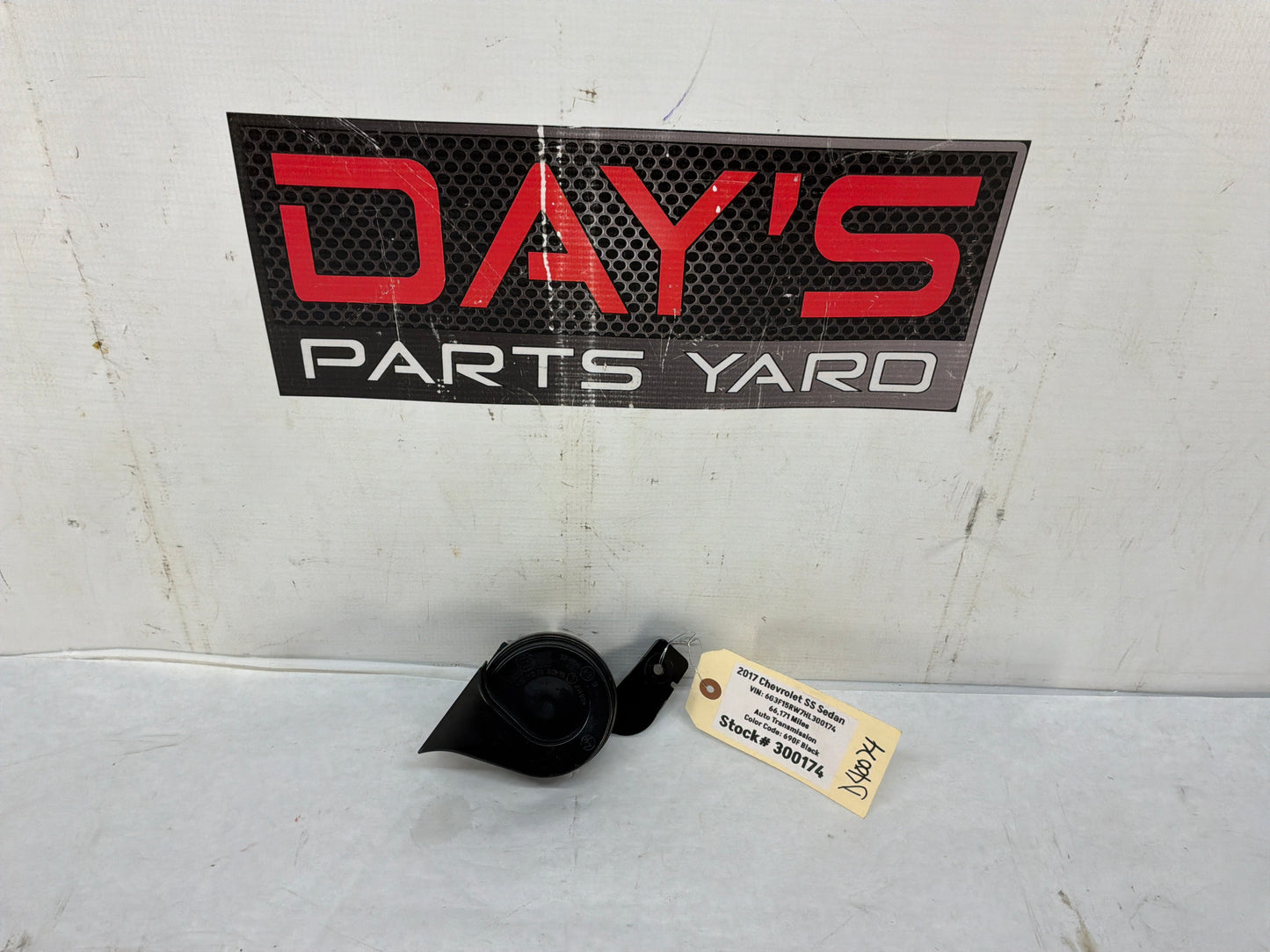 2017 Chevy SS Sedan Horn Signal w/ Bracket OEM