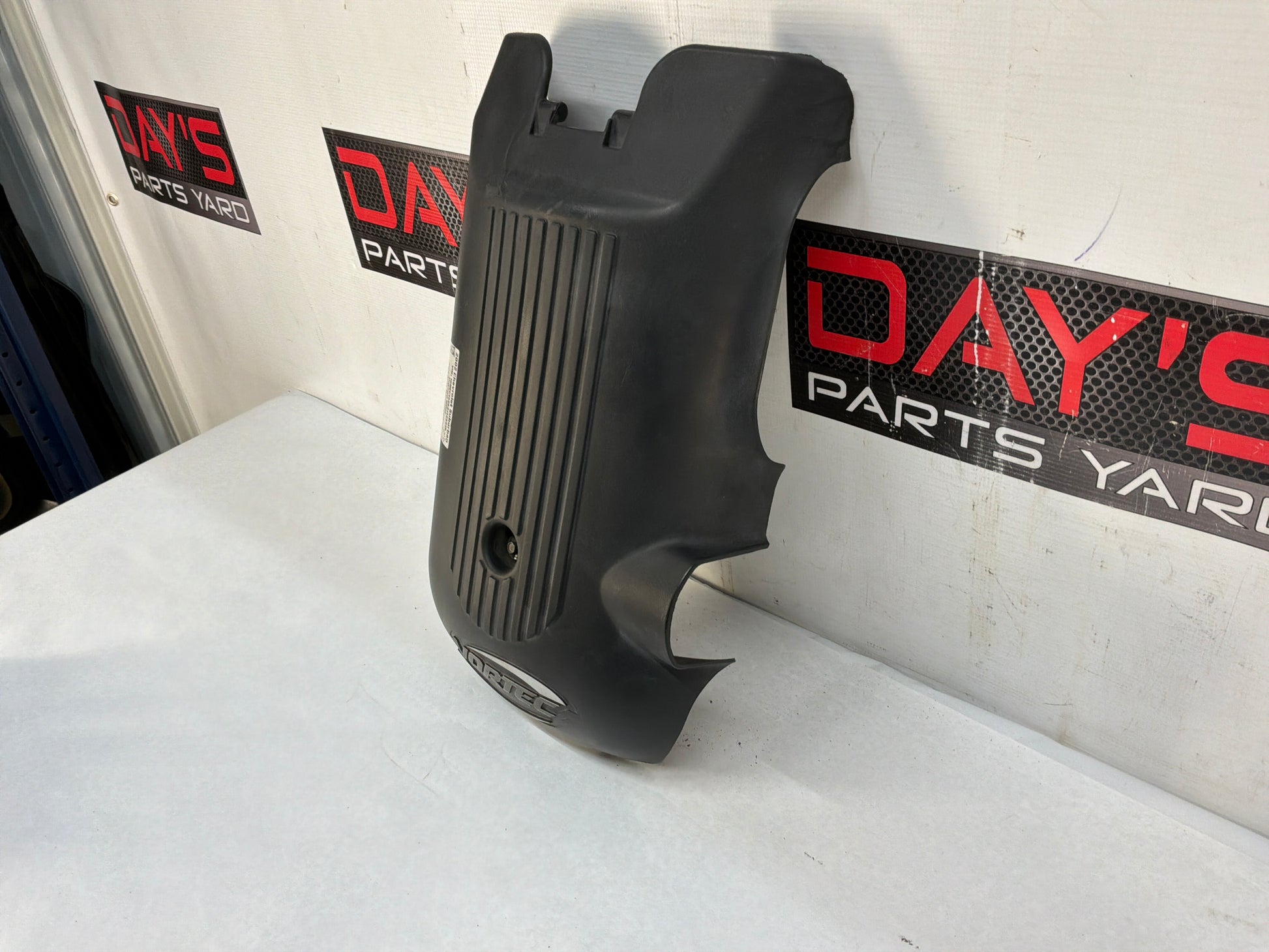 Engine cover - Day's Parts Yard