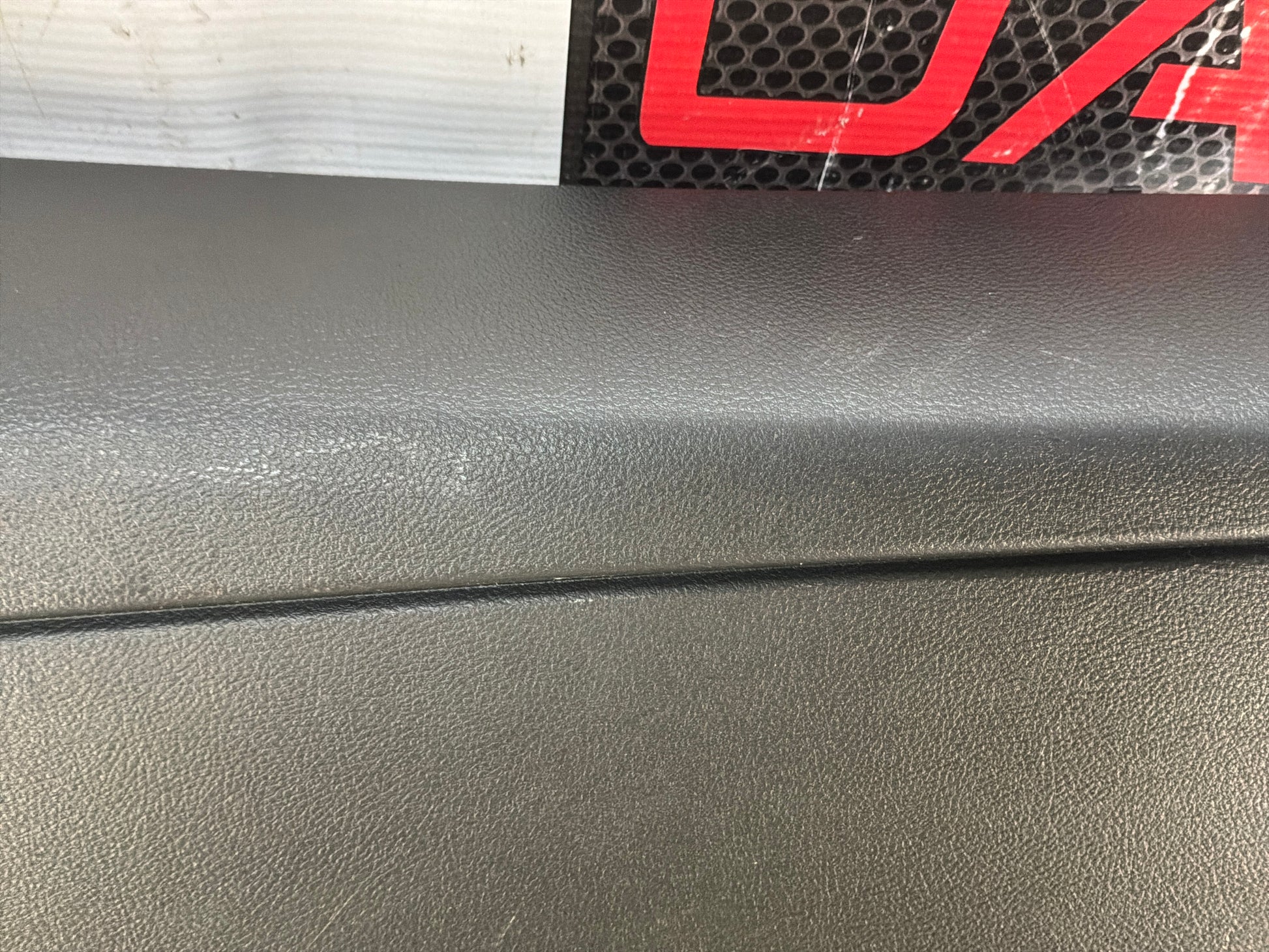 Glove box - Day's Parts Yard