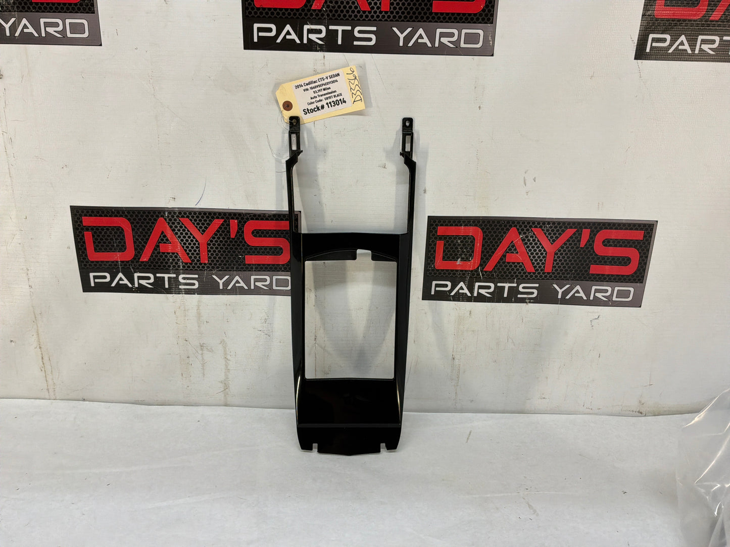 Shifter bezel - Day's Parts Yard