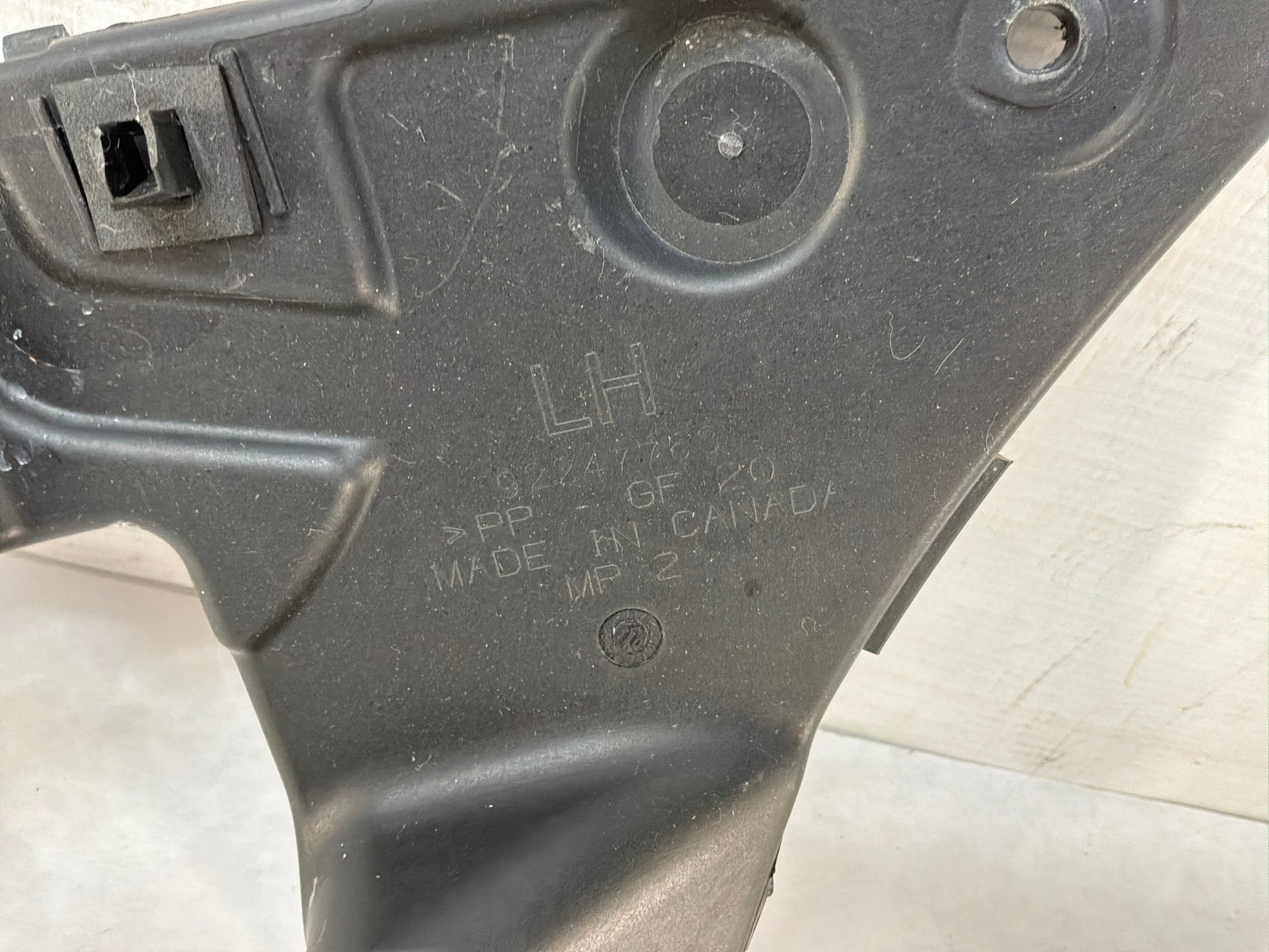 Lh rear bumper bracket - Day's Parts Yard