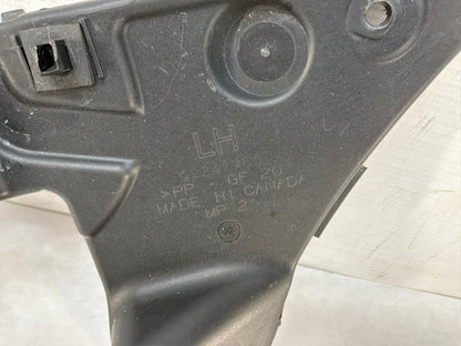 Lh rear bumper bracket - Day's Parts Yard