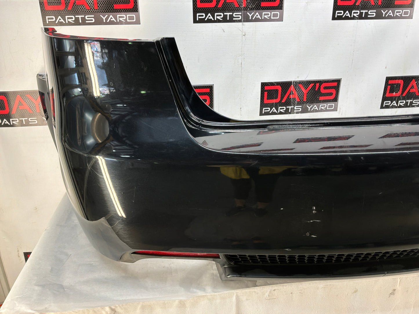 Rear bumper - Day's Parts Yard