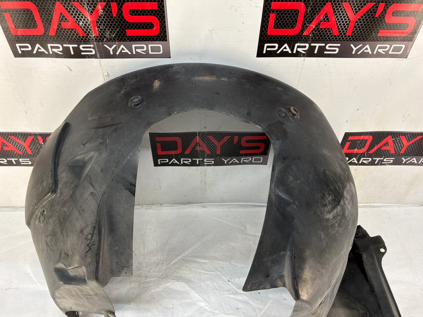 2008 Pontiac G8 GT RH Passenger Front Fender Wheel Well Liner House OEM
