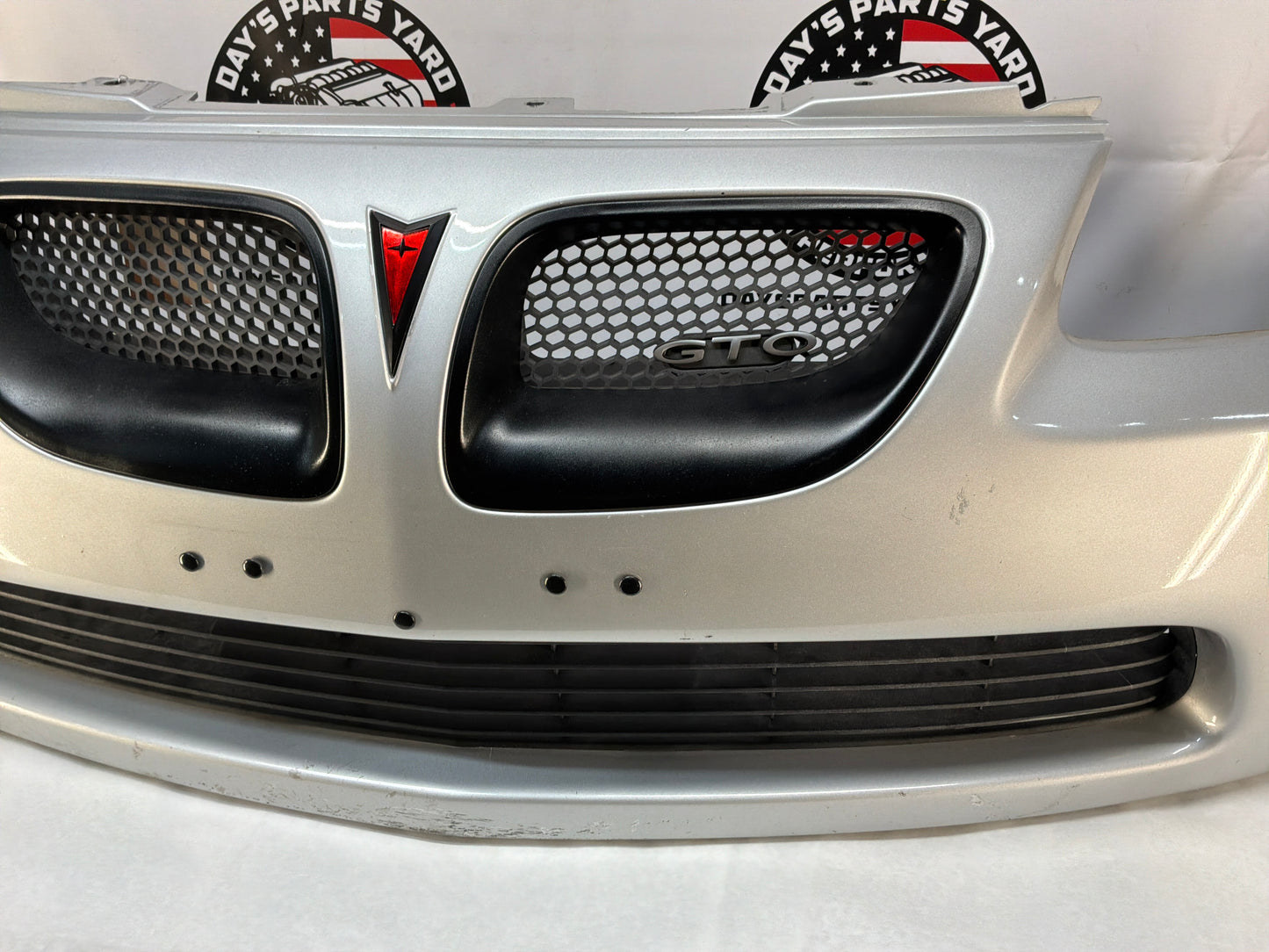 2005 Pontiac GTO Front Bumper Cover Fascia Silver OEM
