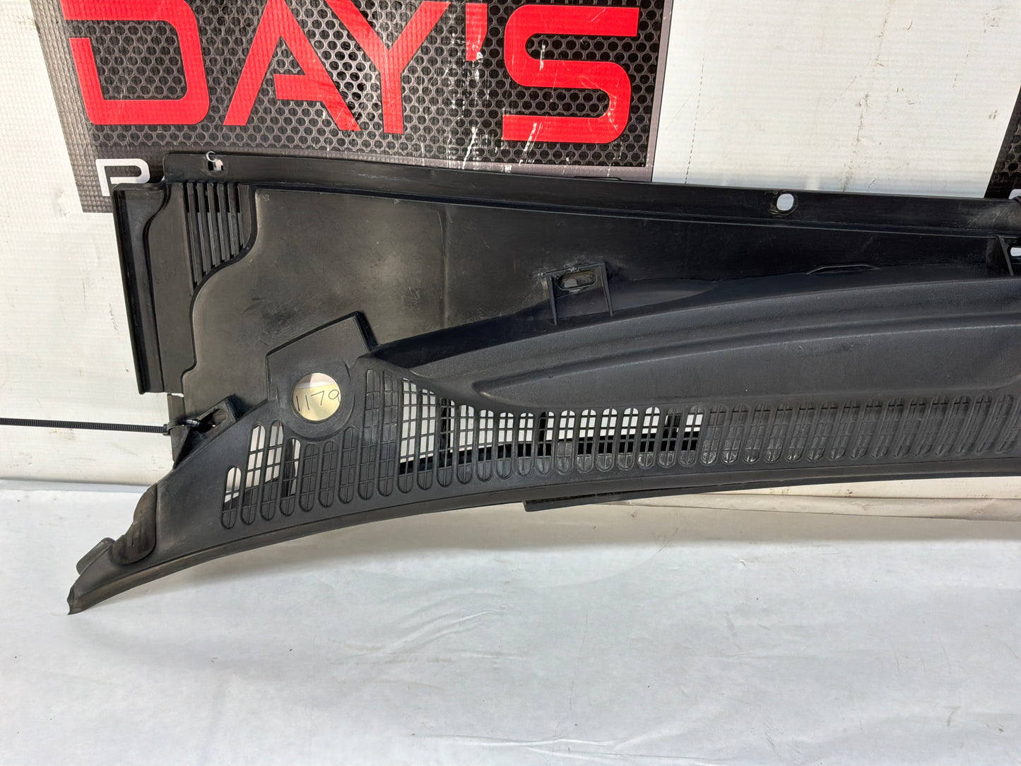 2004 Pontiac GTO Windshield Wiper Cowl Panel Molding 3pc OEM