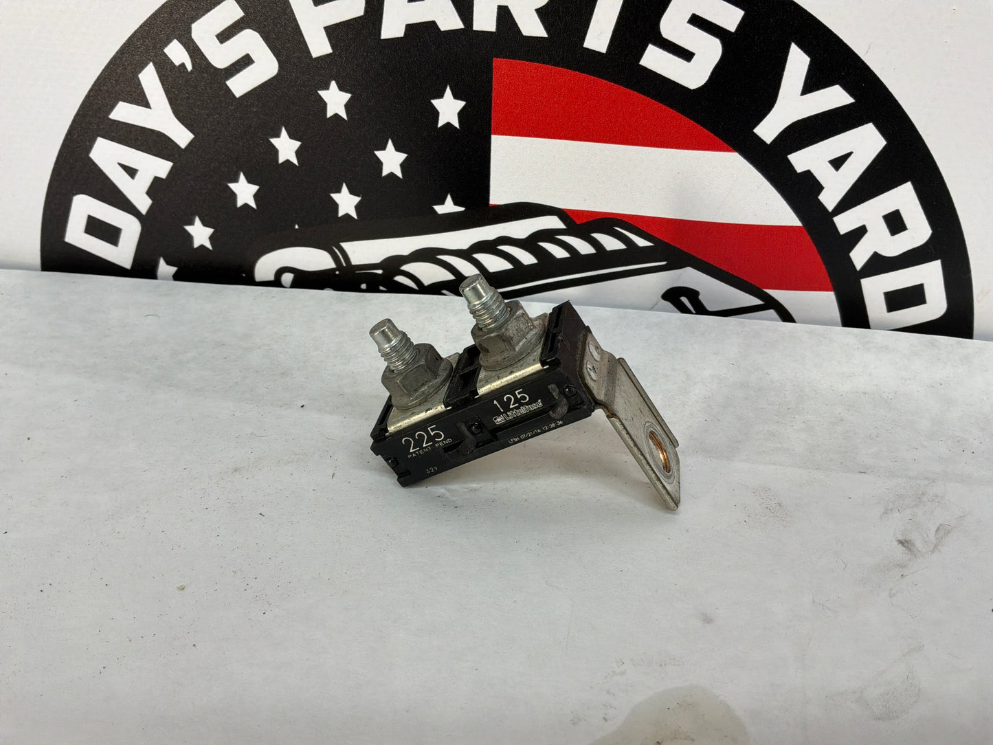 2017 Chevy SS Sedan Jump Starter Positive Post Battery Circuit Fuse Block OEM