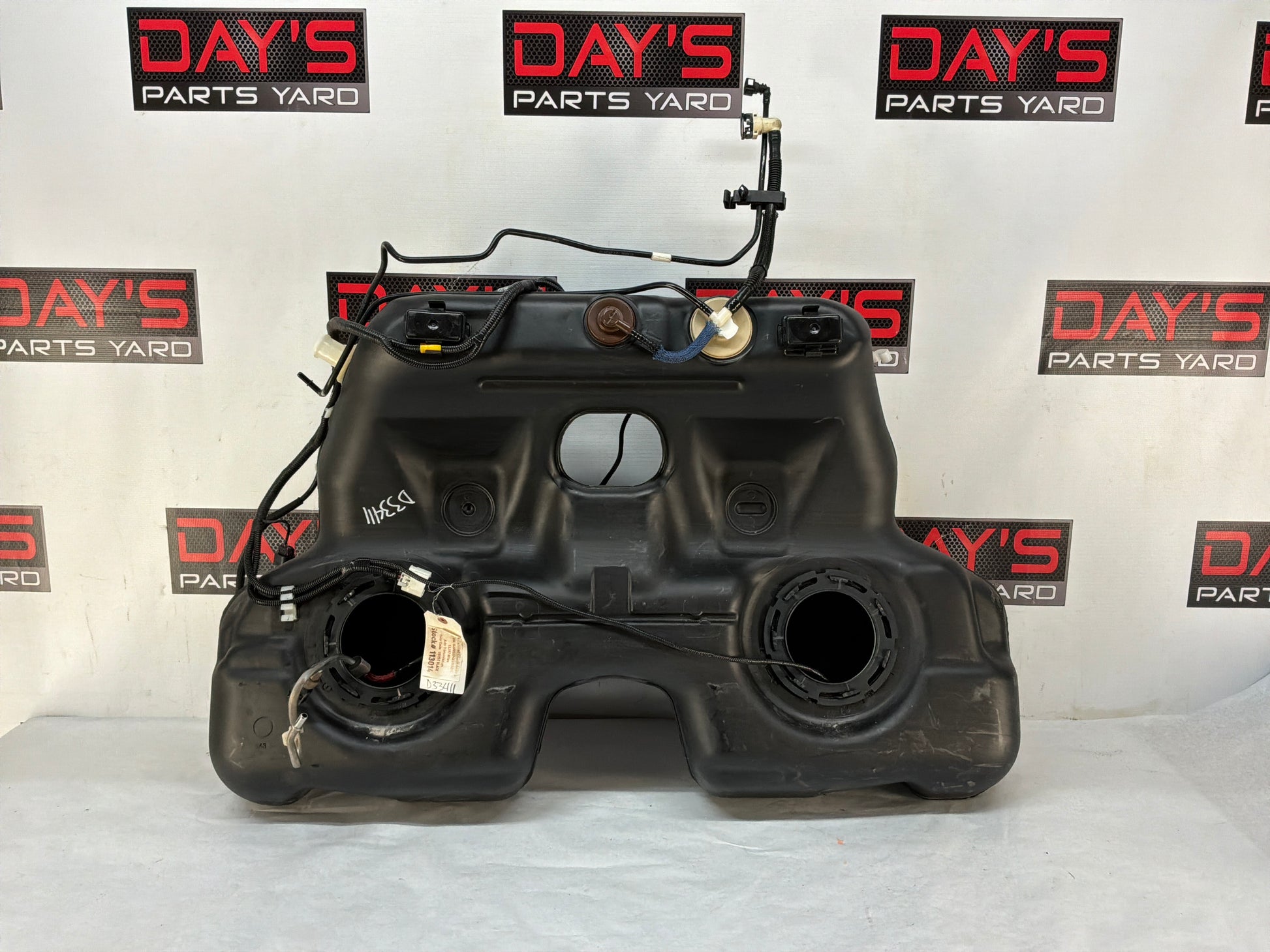 2014 Cadillac CTS-V Sedan Fuel Gas Tank w/ Fuel Pump and Level Sensor OEM - Day's Parts Yard