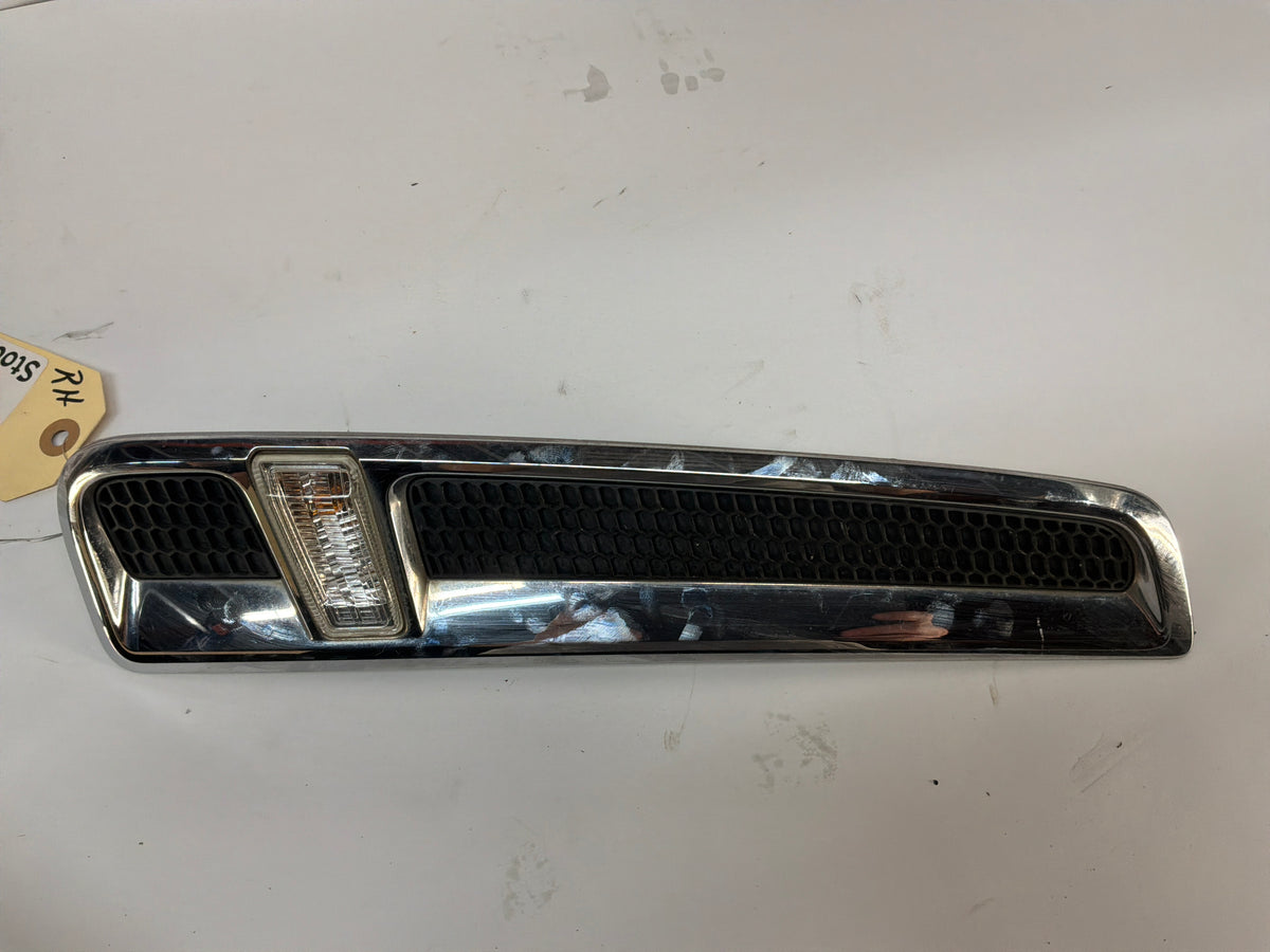 2014 Chevy SS Sedan RH & LH Fender Side Marker Lights Lamps OEM