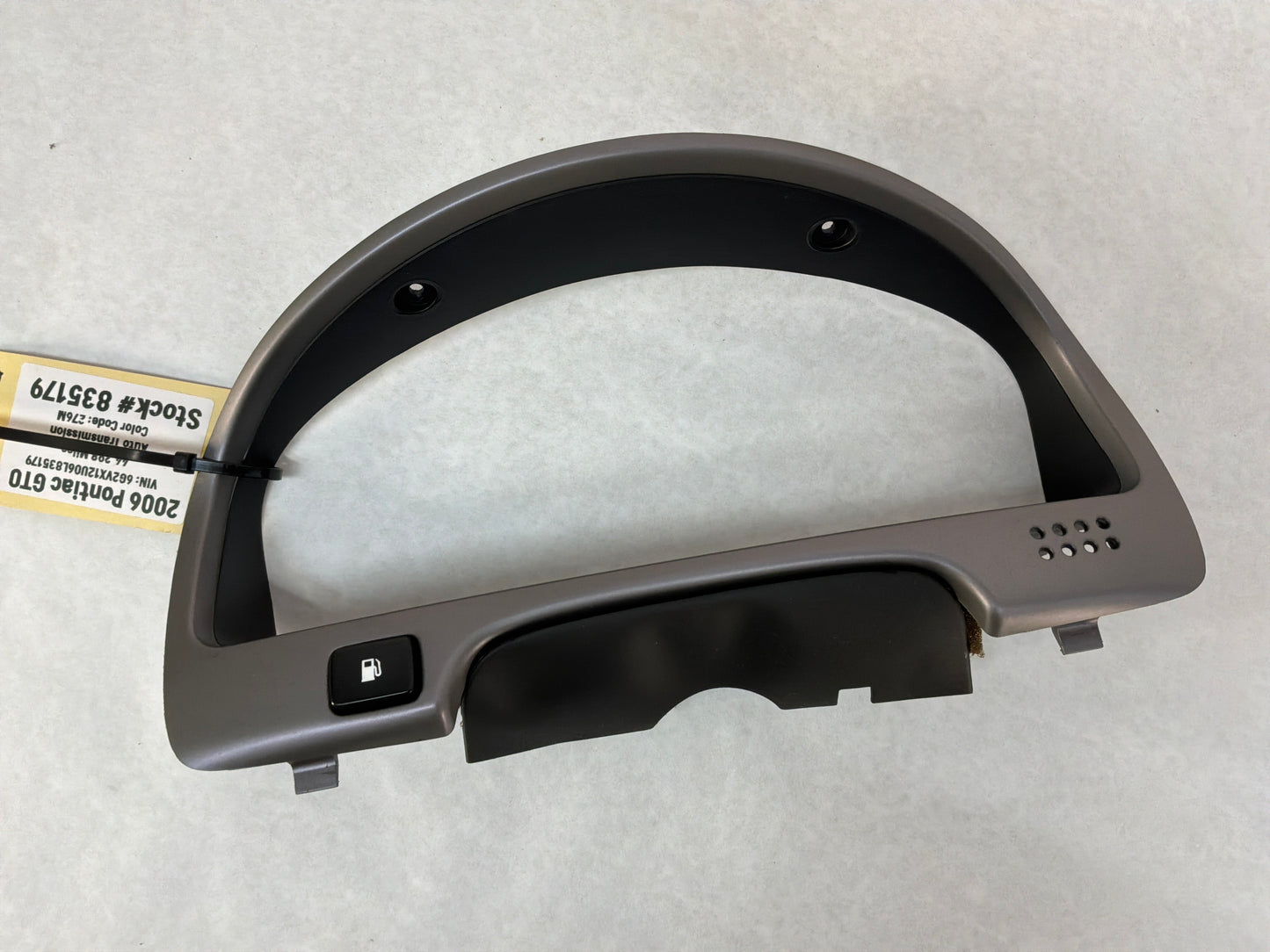 2006 Pontiac GTO Instrument Speedometer Gauge Cluster Bezel Trim Panel OEM