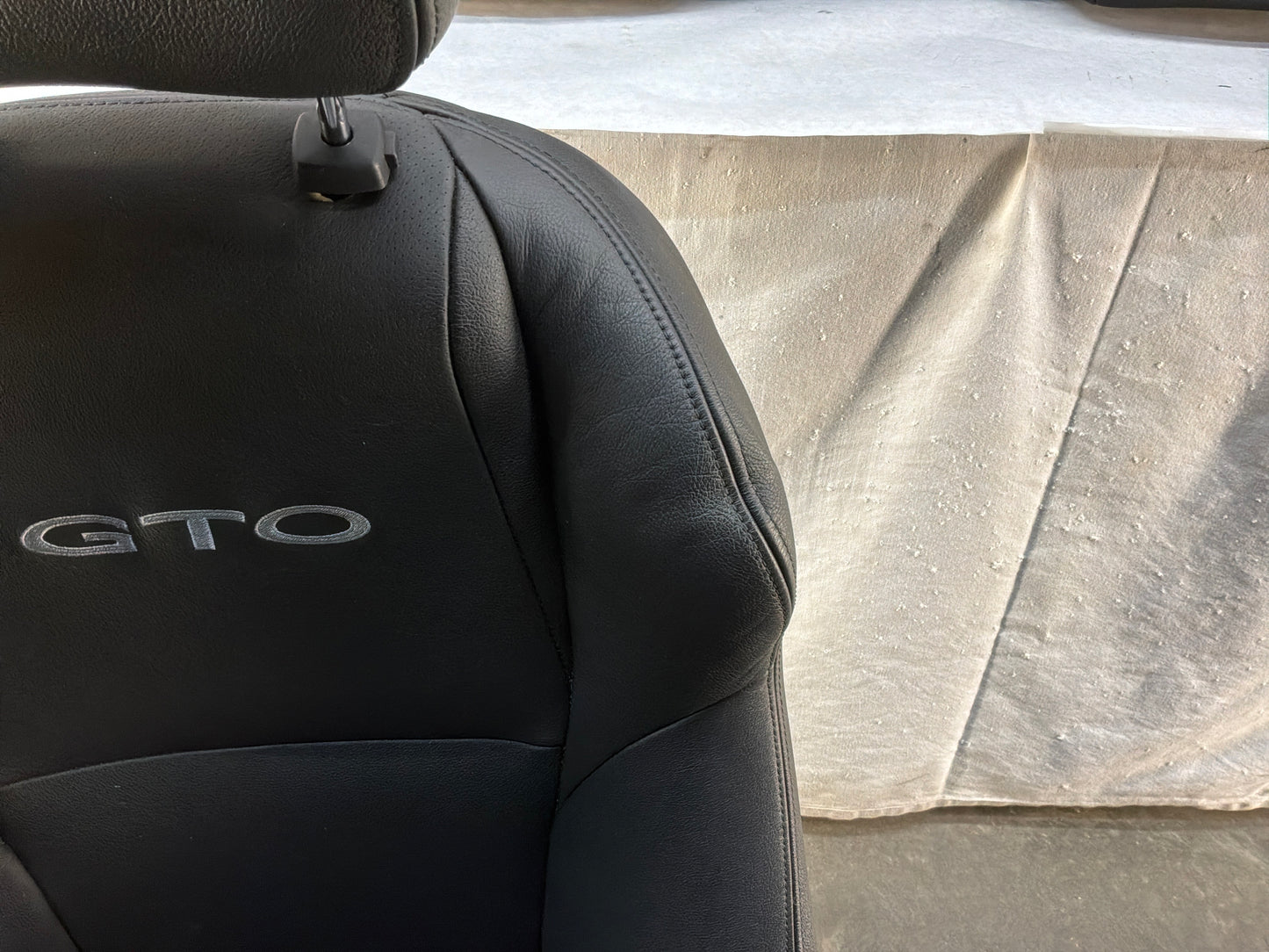 2006 Pontiac GTO Seats Fronts and Rears Black Leather OEM