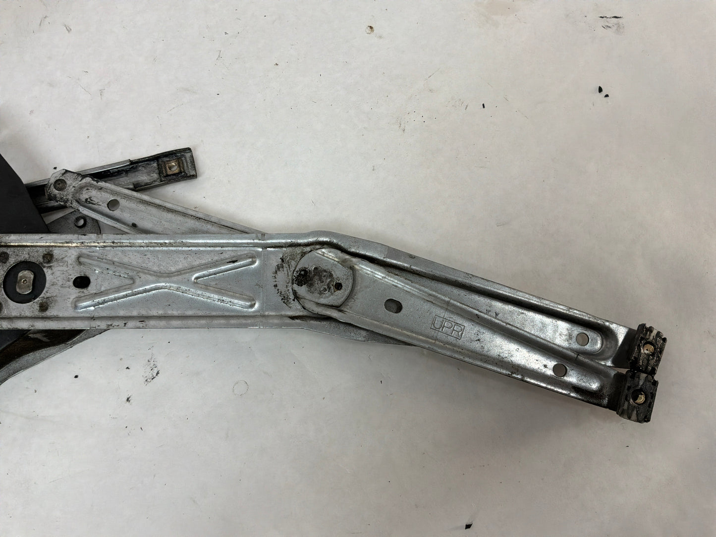 2005 Pontiac GTO RH Passenger Front Window Regulator Motor OEM