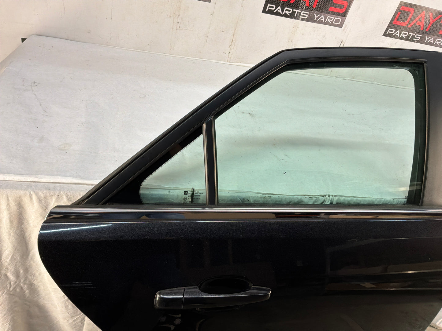 Rh rear door - Day's Parts Yard