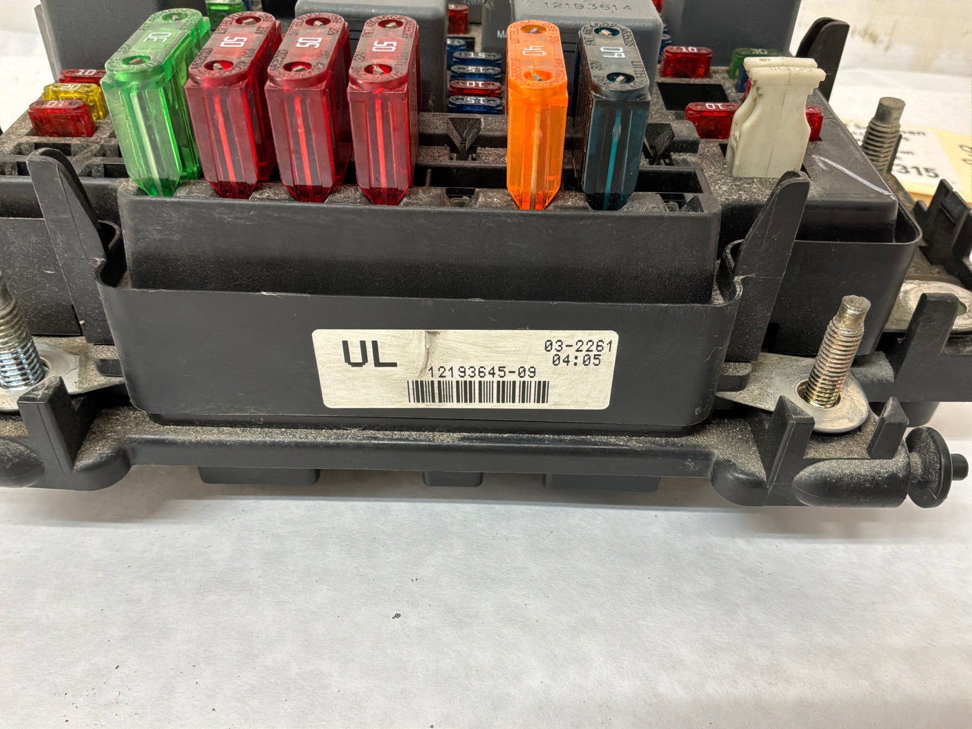 Fuse box - Day's Parts Yard