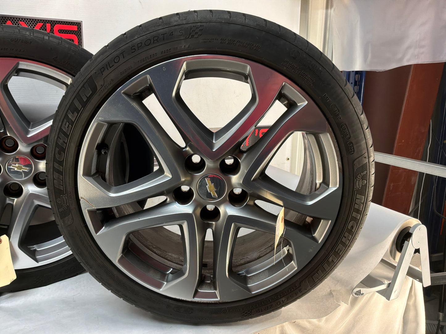 2017 Chevrolet SS Sedan Wheels and Tires OEM