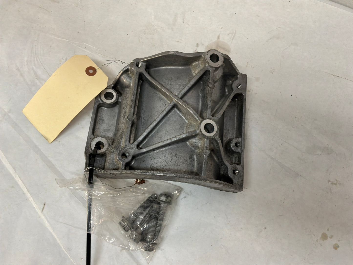 2013 Chevy Camaro ZL1 A/C Air Conditioner Compressor Bracket Mount w/ Hardware OEM