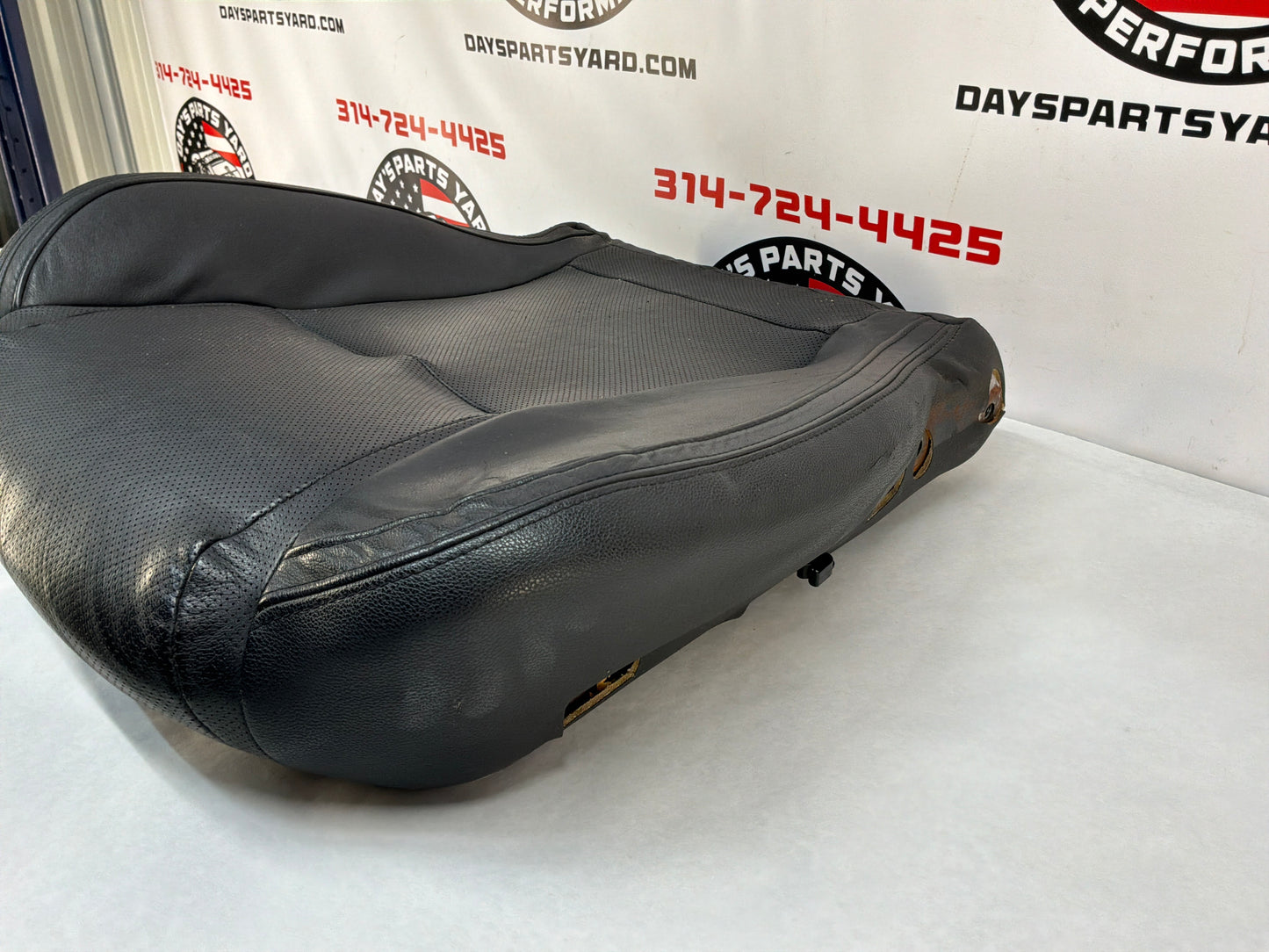 2008 Pontiac G8 Base RH Passenger Front Lower Bottom Seat Cushion OEM