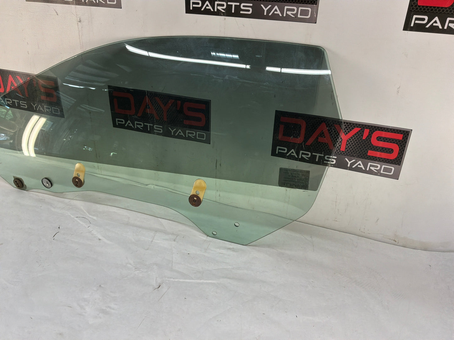 Lh front door glass - Day's Parts Yard
