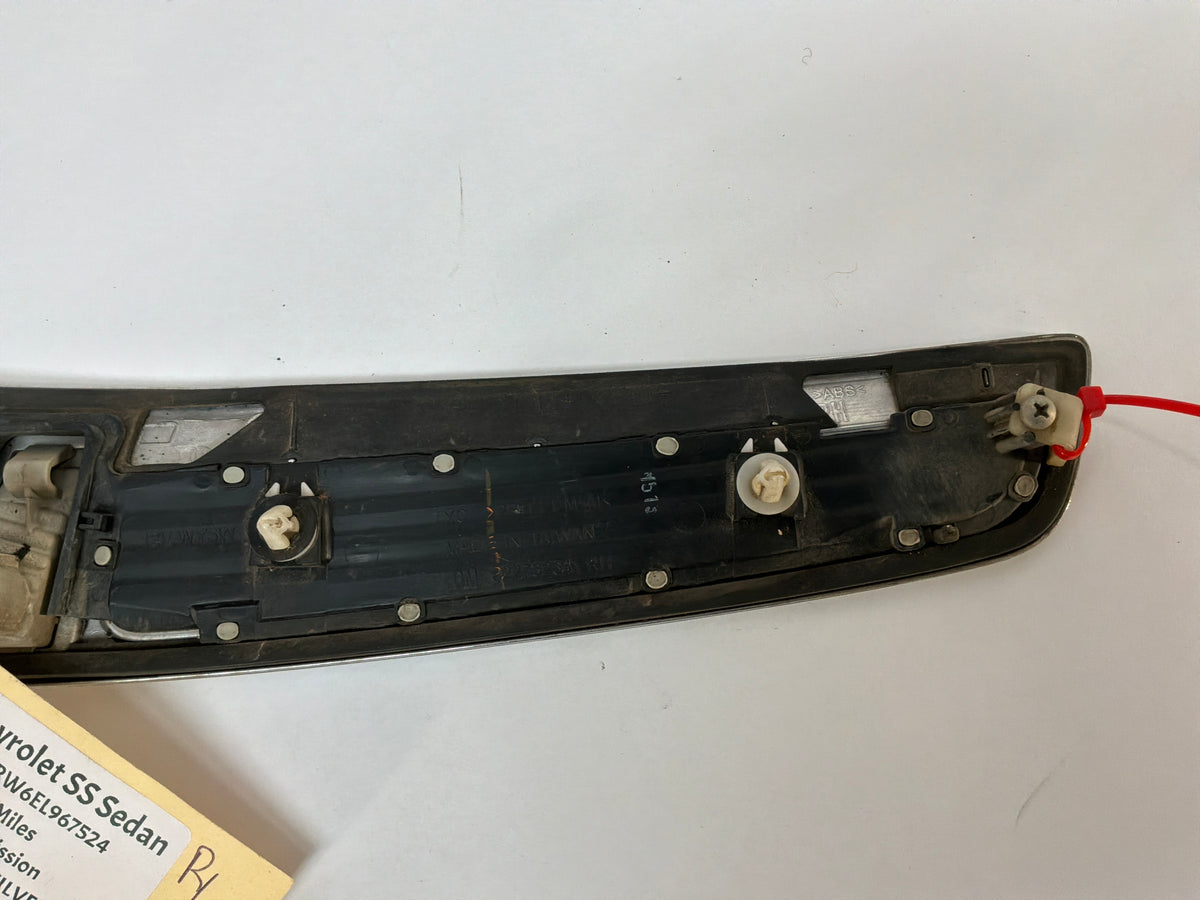 2014 Chevy SS Sedan RH & LH Fender Side Marker Lights Lamps OEM